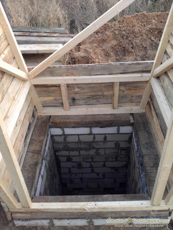 строим туалет на даче 
